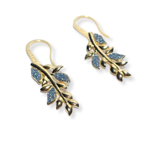 Aros de oro y diamantes modelo Jolie Nature